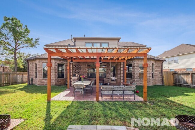 Foto del edificio - 4 Bedroom Single Family Home in a Gated Co...