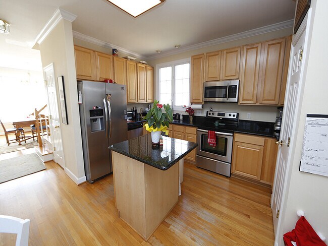 Building Photo - 131 S Fields Cir