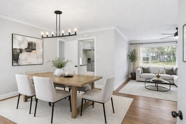 Building Photo - 4573 Charleswood Ave