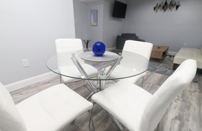 Photo - 634 Rock Creek Church Rd NW House