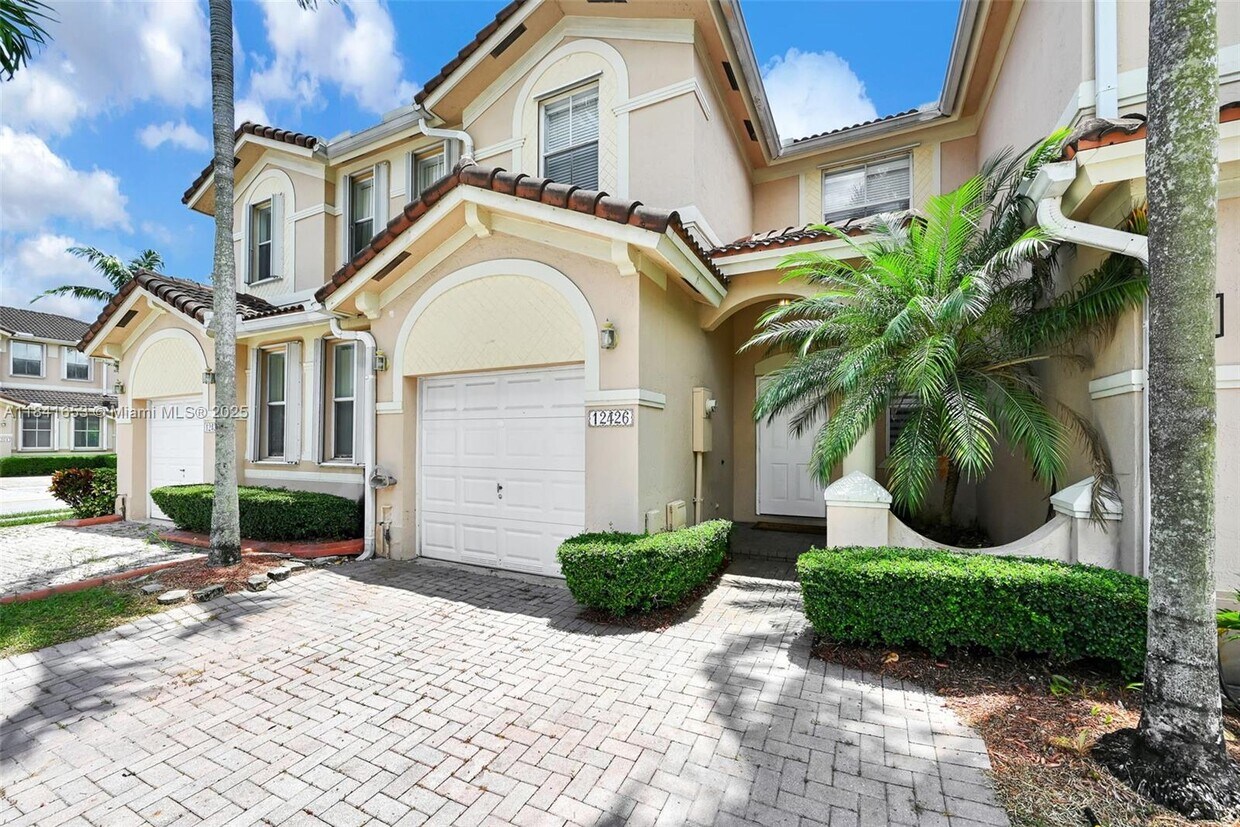 Foto principal - 12426 SW 122nd St