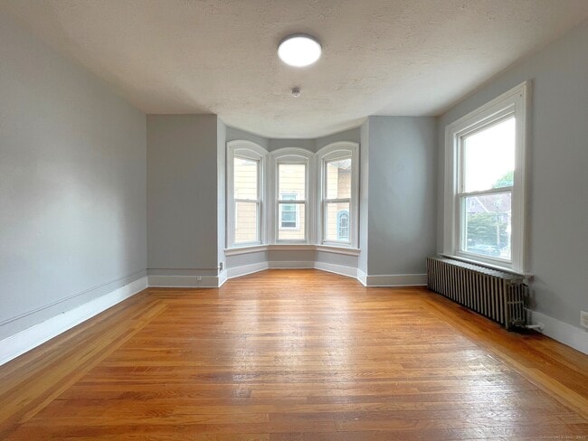 Building Photo - 303 Lexington Ave