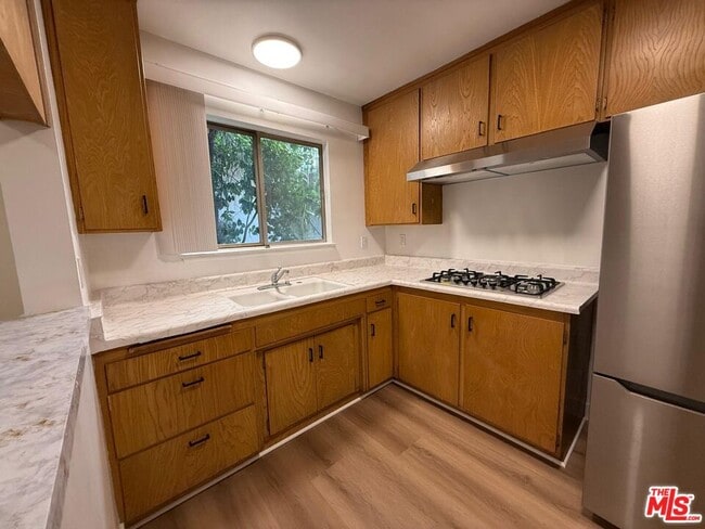 Foto del edificio - 12958 Valleyheart Dr