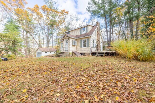 Foto del edificio - 70 Snipsic Lake Rd