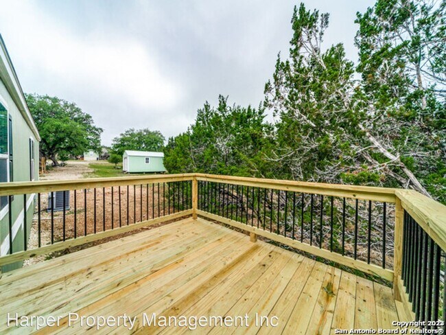 Foto del edificio - 3 br, 2 bath House - 133 Private Road 1517