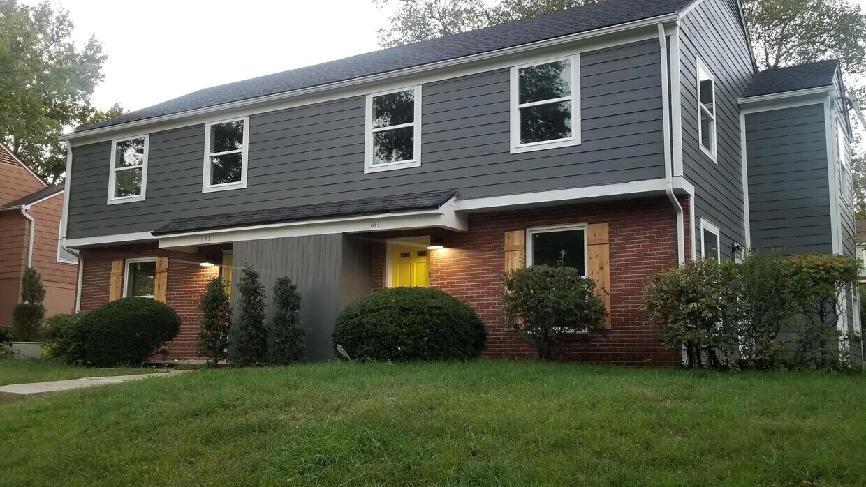 Foto principal - 643 E Meyer Blvd