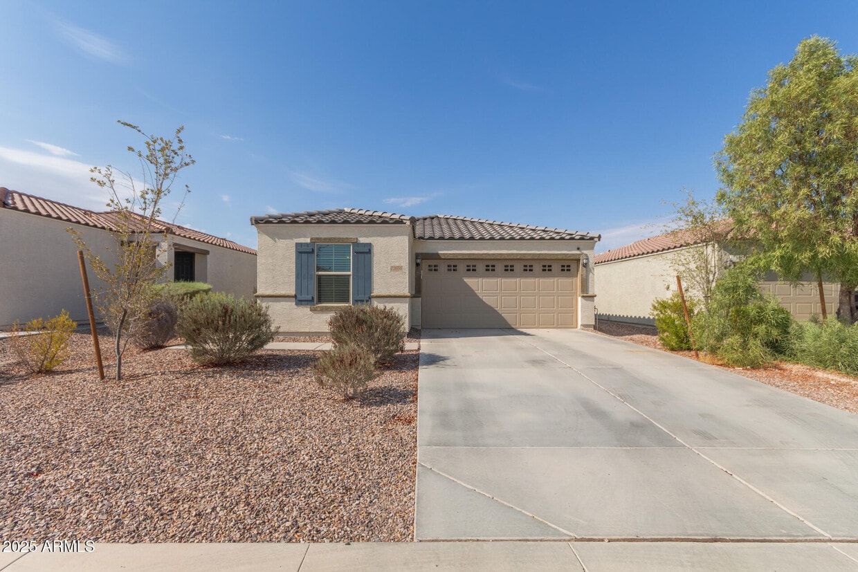 Primary Photo - 12656 W Midway Ave