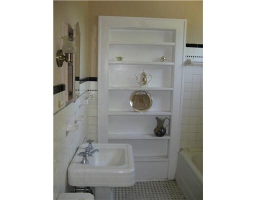 Foto del edificio - 1413-1415 E 42nd St