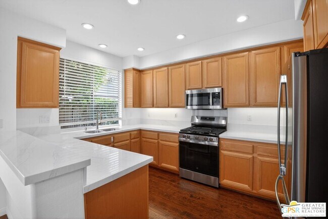 Foto del edificio - 2930 Hogan Pl