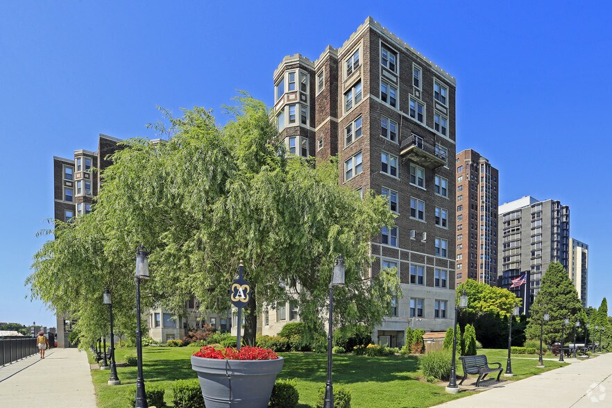 Alden Towers Rentals Detroit, MI