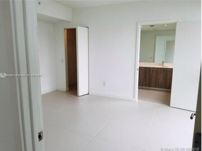 Foto del edificio - 501 NE 31st St