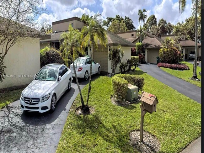 Foto del edificio - 8142 Silver Palm Ct