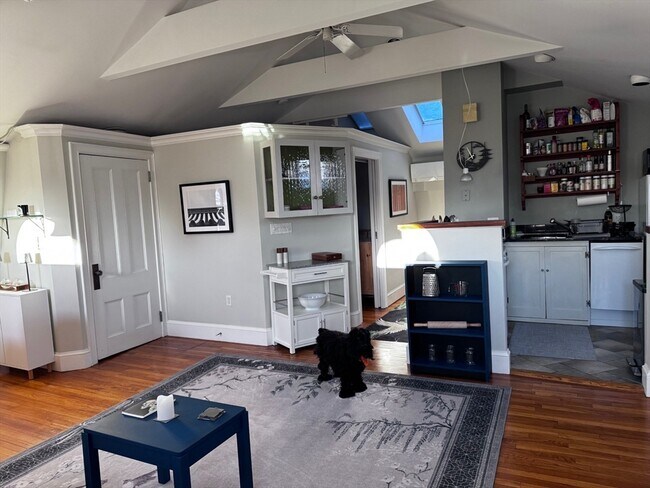 Building Photo - 19 Chester St