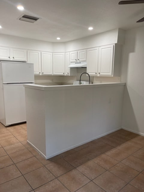 Building Photo - 6016 Almendra Ave