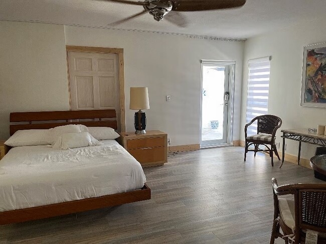 Building Photo - 5704 Melaleuca Dr