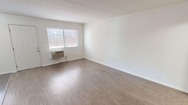 Interior Photo - 937 Hype