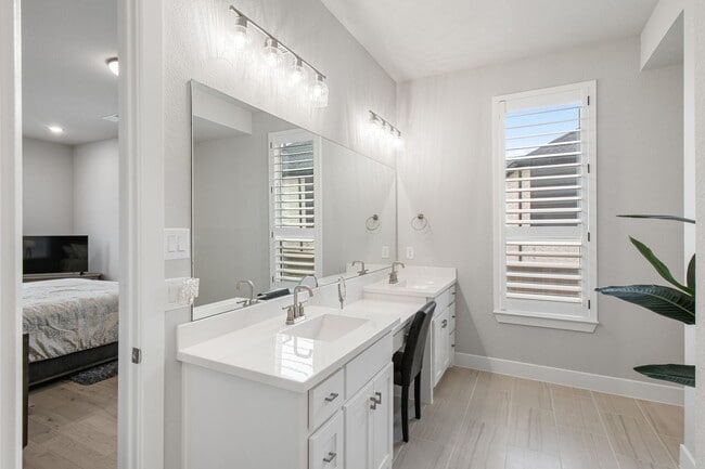 Building Photo - Stunning 4-Bedroom Luxury Residence with Bonus Office in the Prestigious Walsh Community LIKE NEW!