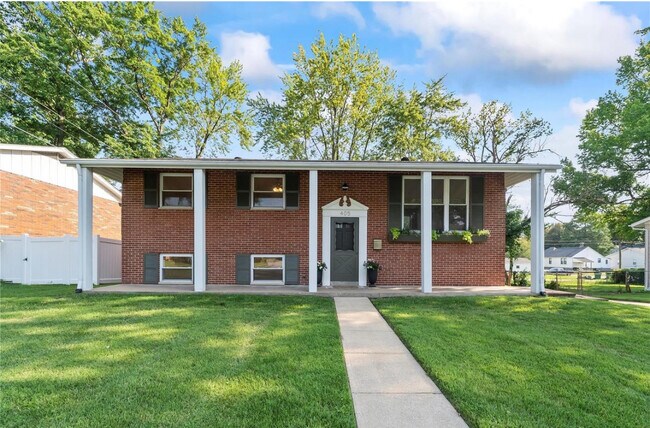 Building Photo - O'Fallon Beauty