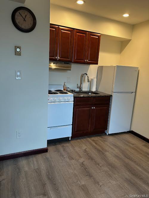 Building Photo - 5000 Hempstead Tpke