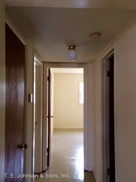 Foto del edificio - 2425 Old Greensboro Rd