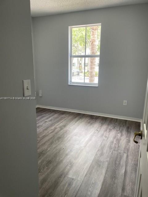 Foto del edificio - 4240 NE 9th St
