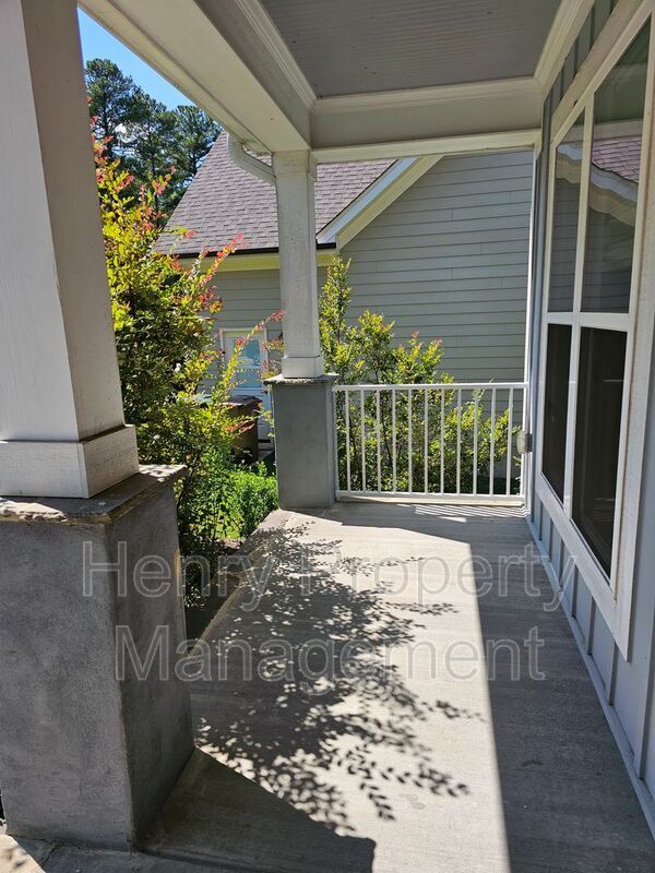 Building Photo - 1217 Belhaven Rd
