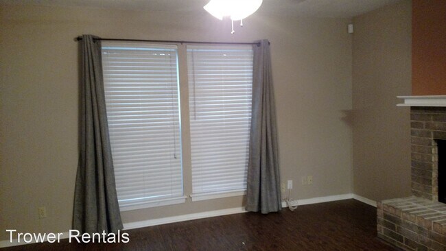 Foto del edificio - 2 br, 1.5 bath House - 4408 HINKLE