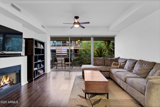 Foto del edificio - 7131 E Rancho Vista Dr