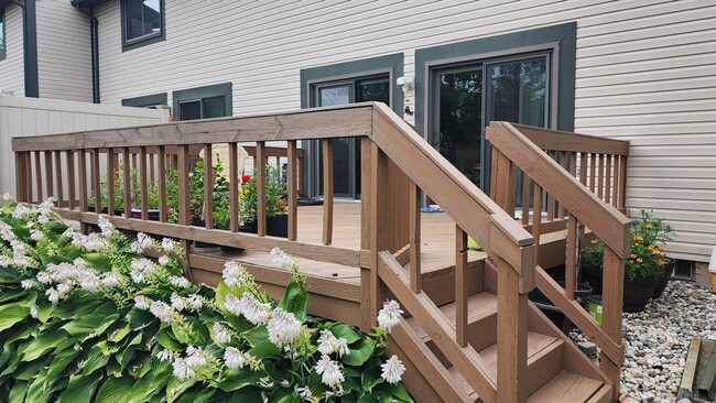 Building Photo - 1226 Charleston Ct