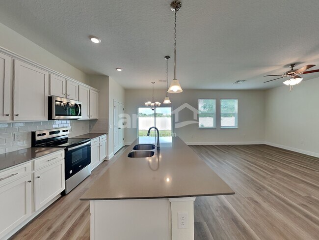 Building Photo - 1124 Heavenly Dr