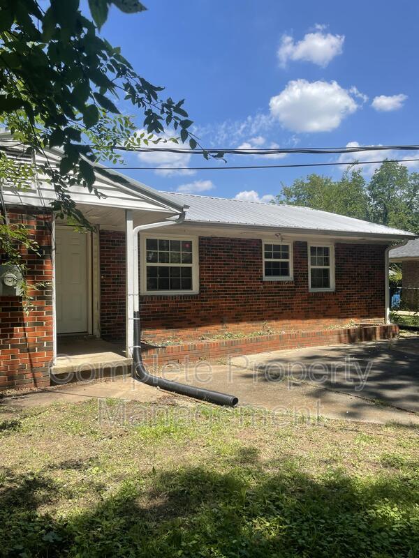 Building Photo - 1817 Collier Dr