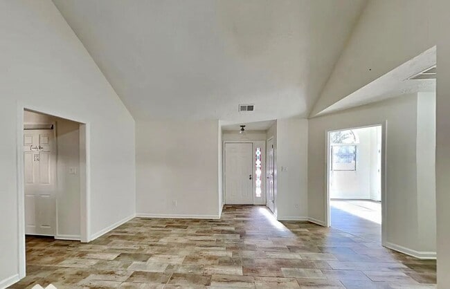 Building Photo - 3280 Nina Way