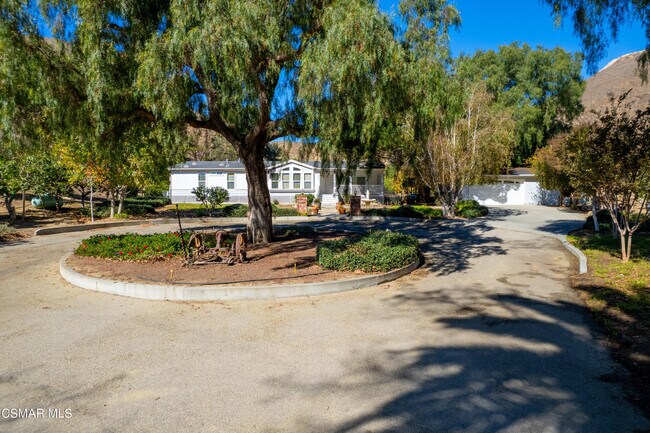 Building Photo - 1057 E La Loma Ave