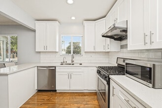 Building Photo - 6528 Beeman Ave