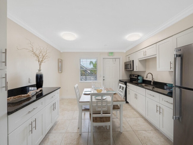 Building Photo - 1236 Beach Rd