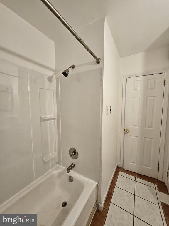 Foto del edificio - 185 Edge Ave