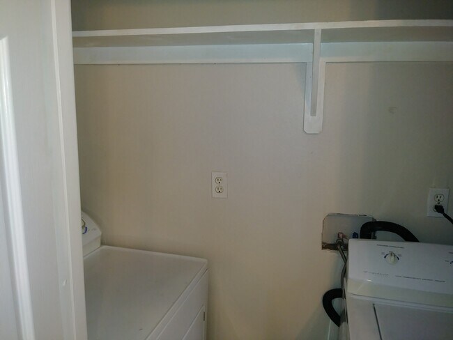 Foto del edificio - 8819-8821 Olive St.