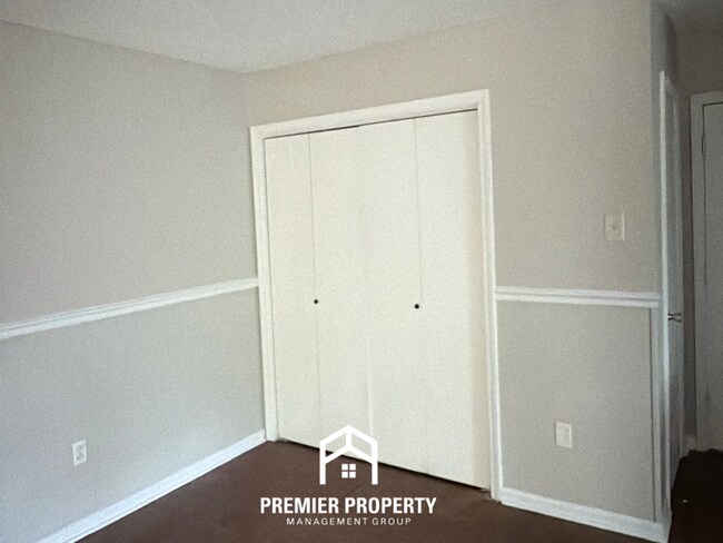 Foto del edificio - Spacious 3BR/2BA Home in Bartlett | High Ceilings, Fireplace & 2-Car Garage