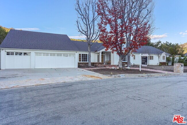 Building Photo - 17620 Camino De Yatasto