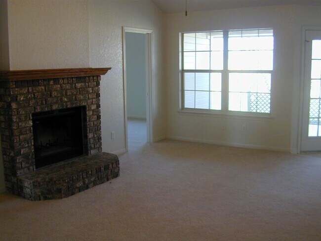 Foto del edificio - 4 br, 2 bath House - 4206 Water Oak Dr