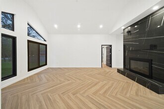 Building Photo - 2438 Carriage Lamp Ln