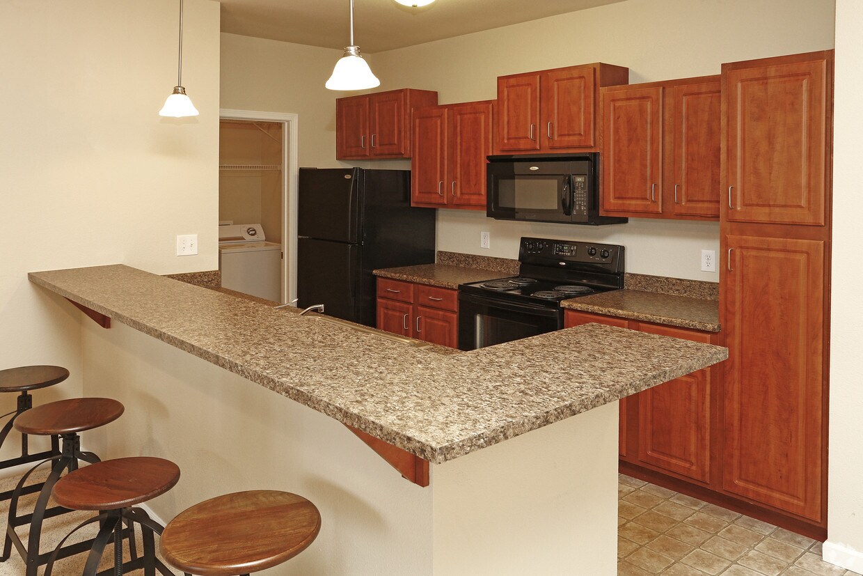 Lakeville Woods Apartments Lakeville, MN