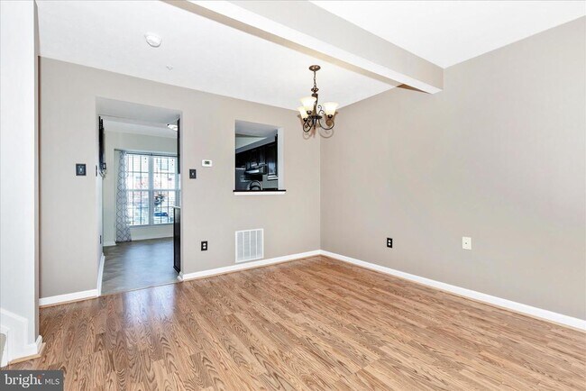 Foto del edificio - 5621 Queen Anne Ct