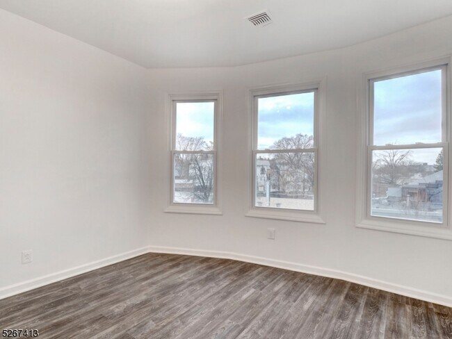 Foto del edificio - 1016 S Orange Ave