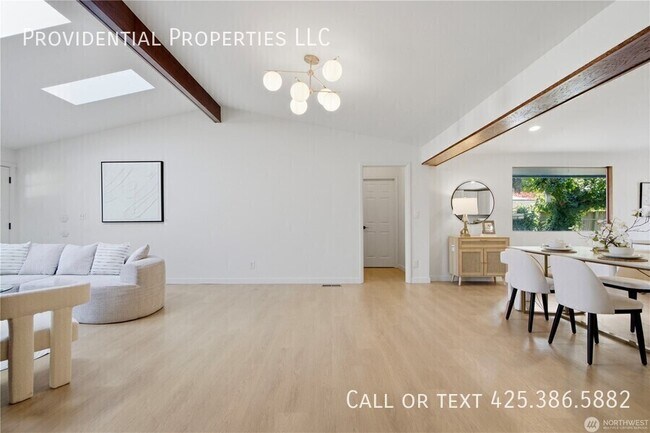 Foto del edificio - 527 N 200th St