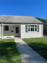 Building Photo - 125 Oneco Ave