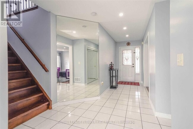 Building Photo - 77 Whitwell Dr