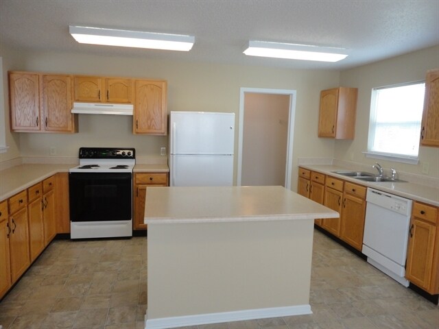 Foto del edificio - 1490 Lavender Dr