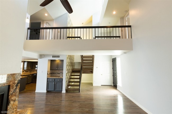 Building Photo - 3 br, 2.5 bath Townhome - 6515 N 10th Pl
