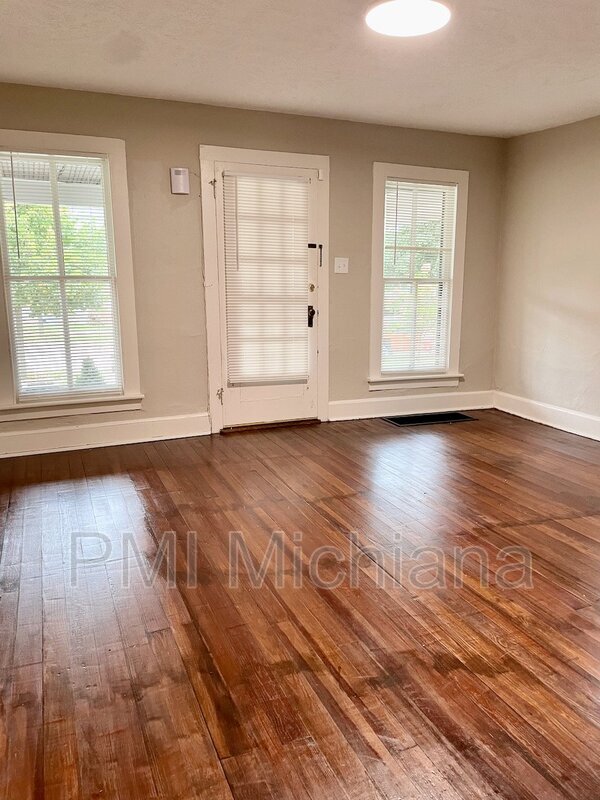 Foto del edificio - 514 W Madison St
